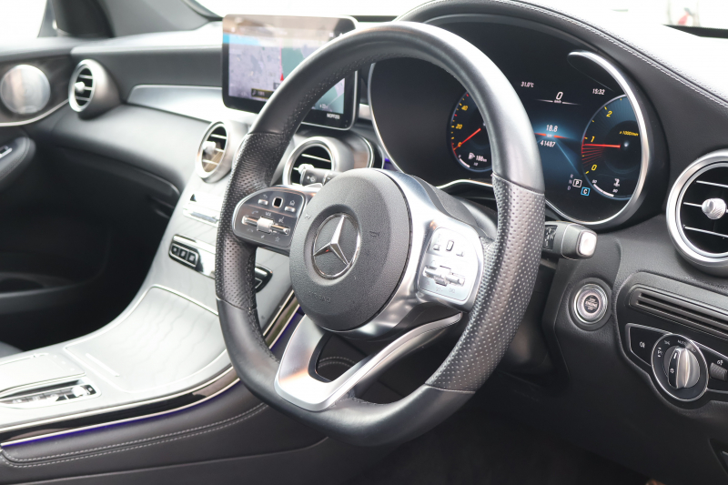 メルセデスベンツ GLC GLC220d 4MATIC AMGﾗｲﾝ　後期型 ﾚｻﾞｰｴｸｽｸﾙｰｼﾌﾞPKG ﾚｰﾀﾞｰｾｰﾌﾃｨPKG ｴｱﾊﾞﾗﾝｽPKG ﾊﾟﾉﾗﾐｯｸSR 黒革 ｼｰﾄﾋｰﾀ ﾍﾞﾝﾁﾚｰﾀ MBUX 純正10.25ｲﾝﾁﾅﾋﾞ地ﾃﾞｼﾞ ｺｯｸﾋﾟｯﾄDisp 360°ｶﾒﾗ Burmester ﾌｯﾄﾄﾗﾝｸOP HUD AMG19ｲﾝﾁAW　2年保証