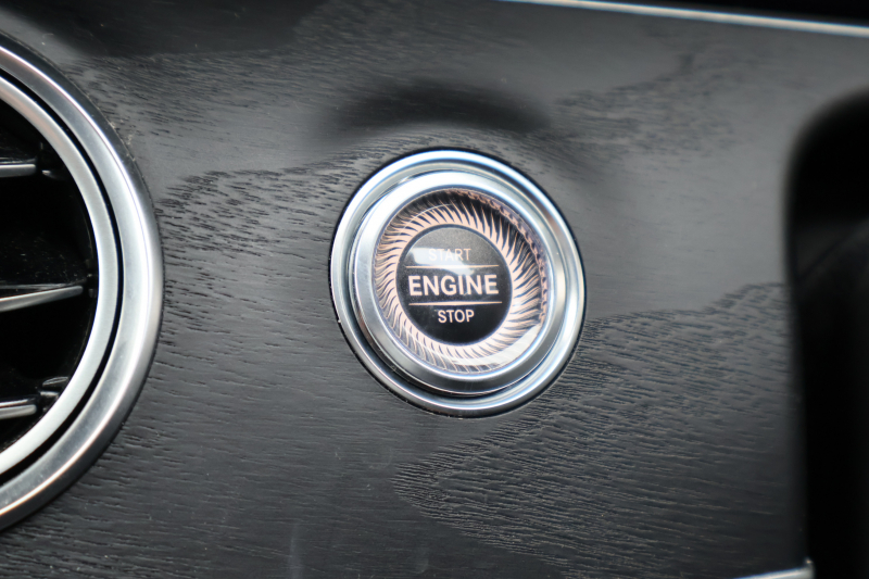 メルセデスベンツ Eクラス E250 ｽﾃｰｼｮﾝﾜｺﾞﾝ AVG ｽﾎﾟｰﾂ　AMGｽﾀｲﾘﾝｸﾞPKG ﾚｰﾀﾞｰｾｰﾌﾃｨPKG 黒ﾊｰﾌ革 ｼｰﾄﾋｰﾀｰ 純正ﾅﾋﾞ地ﾃﾞｼﾞ 360°ｶﾒﾗ Applecarplay Android Auto 電動Rｹﾞｰﾄ ﾌｯﾄﾄﾗﾝｸOP ﾏﾙﾁﾋﾞｰﾑLED HUD PTS AMG19AW　2年保証