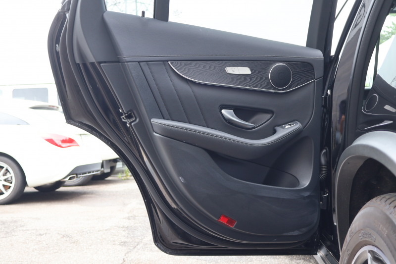 AMG GLC GLC43 4MATIC　後期型 ﾚｻﾞｰｴｸｽｸﾙｰｼﾌﾞPKG ﾚｰﾀﾞｰｾｰﾌﾃｨPKG ｴﾅｼﾞｬｲｼﾞﾝｸﾞPKG ﾊﾟﾉﾗﾏSR 黒革ｼｰﾄ ｼｰﾄﾋｰﾀ ﾍﾞﾝﾁﾚｰﾀ MBUX 純正10.25ｲﾝﾁﾅﾋﾞ地ﾃﾞｼﾞ ｺｯｸﾋﾟｯﾄDisp AppleCarPlay 360°ｶﾒﾗ PTS 電動Rｹﾞｰﾄ HUD AMG20ｲﾝﾁAW　2年保証