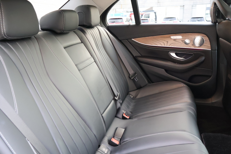 メルセデスベンツ Eクラス E400 4MATIC ｴｸｽｸﾙｰｼﾌﾞ　左ﾊﾝﾄﾞﾙ ｴｸｽｸﾙｰｼｰﾌﾞPKG ﾚｰﾀﾞｰｾｰﾌﾃｨPKG ﾊﾟﾉﾗﾐｯｸSR 黒ﾅｯﾊﾟ革 ｼｰﾄﾋｰﾀｰ ﾍﾞﾝﾁﾚｰﾀ 純正12.3ｲﾝﾁﾅﾋﾞ地ﾃﾞｼﾞ 360°ｶﾒﾗ Burmesterｻﾗｳﾝﾄﾞ Applecarplay Android Auto ﾌｯﾄﾄﾗﾝｸOP ﾏﾙﾁﾋﾞｰﾑLED PTS 専用18AW　2年保証