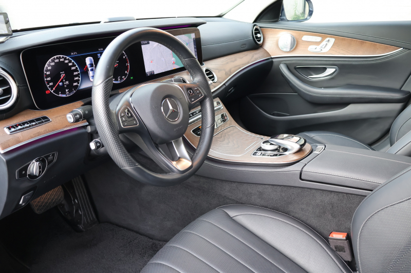 メルセデスベンツ Eクラス E400 4MATIC ｴｸｽｸﾙｰｼﾌﾞ　左ﾊﾝﾄﾞﾙ ｴｸｽｸﾙｰｼｰﾌﾞPKG ﾚｰﾀﾞｰｾｰﾌﾃｨPKG ﾊﾟﾉﾗﾐｯｸSR 黒ﾅｯﾊﾟ革 ｼｰﾄﾋｰﾀｰ ﾍﾞﾝﾁﾚｰﾀ 純正12.3ｲﾝﾁﾅﾋﾞ地ﾃﾞｼﾞ 360°ｶﾒﾗ Burmesterｻﾗｳﾝﾄﾞ Applecarplay Android Auto ﾌｯﾄﾄﾗﾝｸOP ﾏﾙﾁﾋﾞｰﾑLED PTS 専用18AW　2年保証