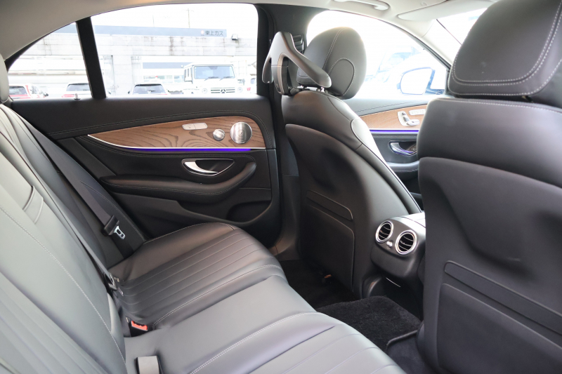 メルセデスベンツ Eクラス E400 4MATIC ｴｸｽｸﾙｰｼﾌﾞ　左ﾊﾝﾄﾞﾙ ｴｸｽｸﾙｰｼｰﾌﾞPKG ﾚｰﾀﾞｰｾｰﾌﾃｨPKG ﾊﾟﾉﾗﾐｯｸSR 黒ﾅｯﾊﾟ革 ｼｰﾄﾋｰﾀｰ ﾍﾞﾝﾁﾚｰﾀ 純正12.3ｲﾝﾁﾅﾋﾞ地ﾃﾞｼﾞ 360°ｶﾒﾗ Burmesterｻﾗｳﾝﾄﾞ Applecarplay Android Auto ﾌｯﾄﾄﾗﾝｸOP ﾏﾙﾁﾋﾞｰﾑLED PTS 専用18AW　2年保証