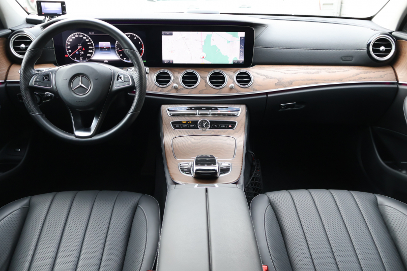 メルセデスベンツ Eクラス E400 4MATIC ｴｸｽｸﾙｰｼﾌﾞ　左ﾊﾝﾄﾞﾙ ｴｸｽｸﾙｰｼｰﾌﾞPKG ﾚｰﾀﾞｰｾｰﾌﾃｨPKG ﾊﾟﾉﾗﾐｯｸSR 黒ﾅｯﾊﾟ革 ｼｰﾄﾋｰﾀｰ ﾍﾞﾝﾁﾚｰﾀ 純正12.3ｲﾝﾁﾅﾋﾞ地ﾃﾞｼﾞ 360°ｶﾒﾗ Burmesterｻﾗｳﾝﾄﾞ Applecarplay Android Auto ﾌｯﾄﾄﾗﾝｸOP ﾏﾙﾁﾋﾞｰﾑLED PTS 専用18AW　2年保証