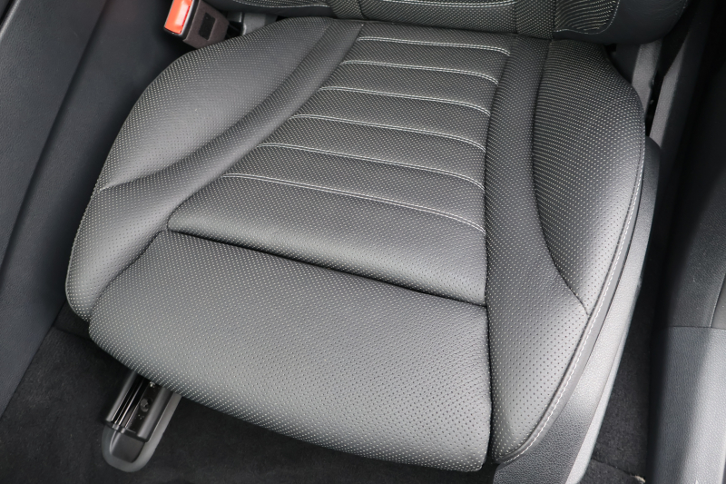 AMG GLC GLC43 4MATIC　後期 ﾚｻﾞｰｴｸｽｸﾙｰｼﾌﾞPKG ﾚｰﾀﾞｰｾｰﾌﾃｨPKG ｴｱﾊﾞﾗﾝｽPKG 1ｵｰﾅｰ ﾊﾟﾉﾗﾏSR 黒革ｼｰﾄ ｼｰﾄﾋｰﾀ ﾍﾞﾝﾁﾚｰﾀ MBUX 純正10.25ｲﾝﾁﾅﾋﾞ地ﾃﾞｼﾞ ｺｯｸﾋﾟｯﾄDisp 360°ｶﾒﾗ Burmester PTS 電動Rｹﾞｰﾄ HUD AMG20ｲﾝﾁAW　2年保証