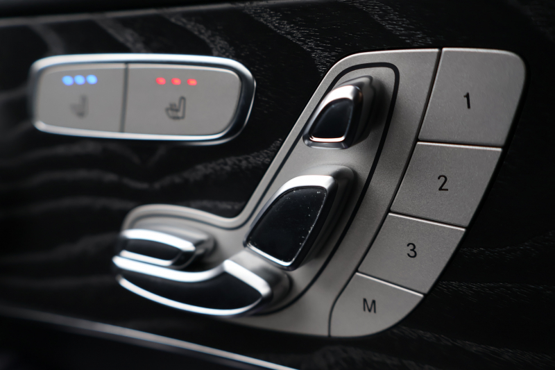 AMG GLC GLC43 4MATIC　後期 ﾚｻﾞｰｴｸｽｸﾙｰｼﾌﾞPKG ﾚｰﾀﾞｰｾｰﾌﾃｨPKG ｴｱﾊﾞﾗﾝｽPKG 1ｵｰﾅｰ ﾊﾟﾉﾗﾏSR 黒革ｼｰﾄ ｼｰﾄﾋｰﾀ ﾍﾞﾝﾁﾚｰﾀ MBUX 純正10.25ｲﾝﾁﾅﾋﾞ地ﾃﾞｼﾞ ｺｯｸﾋﾟｯﾄDisp 360°ｶﾒﾗ Burmester PTS 電動Rｹﾞｰﾄ HUD AMG20ｲﾝﾁAW　2年保証