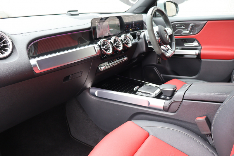 AMG GLB GLB35 4MATIC　AMGﾊﾟﾌｫｰﾏﾝｽｽﾃｱﾘﾝｸﾞ＆ﾄﾞﾗｲﾌﾞｺﾝﾄﾛｰﾙｽｲｯﾁ ｱﾄﾞﾊﾞﾝｽﾄﾞPKG ﾚｰﾀﾞｰｾｰﾌﾃｨPKG ﾊﾟﾉﾗﾐｯｸSR 赤/黒革ｼｰﾄ ｼｰﾄﾋｰﾀｰ MBUX 10.25ｲﾝﾁﾅﾋﾞ地ﾃﾞｼﾞ 360度ｶﾒﾗ ﾜｲﾔﾚｽﾁｬｰｼﾞﾝｸﾞ HUD AMG19AW　新車保証