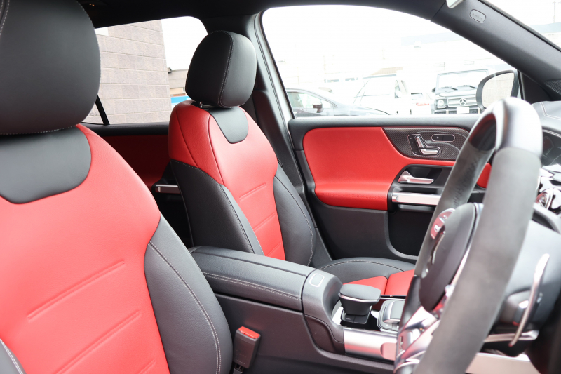 AMG GLB GLB35 4MATIC　AMGﾊﾟﾌｫｰﾏﾝｽｽﾃｱﾘﾝｸﾞ＆ﾄﾞﾗｲﾌﾞｺﾝﾄﾛｰﾙｽｲｯﾁ ｱﾄﾞﾊﾞﾝｽﾄﾞPKG ﾚｰﾀﾞｰｾｰﾌﾃｨPKG ﾊﾟﾉﾗﾐｯｸSR 赤/黒革ｼｰﾄ ｼｰﾄﾋｰﾀｰ MBUX 10.25ｲﾝﾁﾅﾋﾞ地ﾃﾞｼﾞ 360度ｶﾒﾗ ﾜｲﾔﾚｽﾁｬｰｼﾞﾝｸﾞ HUD AMG19AW　新車保証
