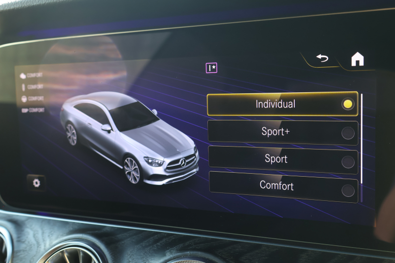 メルセデスベンツ Eクラス E300 ｸｰﾍﾟ ｽﾎﾟｰﾂ　後期型 ｴｸｽｸﾙｰｼﾌﾞPKG ﾚｰﾀﾞｰｾｰﾌﾃｨPKG ﾊﾟﾉﾗﾏSR 黒ﾅｯﾊﾟ革 ｼｰﾄﾋｰﾀ ﾍﾞﾝﾁﾚｰﾀｰ MBUX 12.3ｲﾝﾁﾅﾋﾞ地ﾃﾞｼﾞ  AppleCarPlay 360°ｶﾒﾗ Burmester ﾜｲﾔﾚｽﾁｬｰｼﾞﾝｸﾞ HUD AIRBODYｻｽ AMG19ｲﾝﾁAW　2年保証