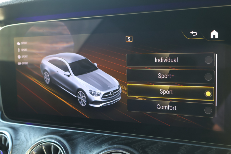 メルセデスベンツ Eクラス E300 ｸｰﾍﾟ ｽﾎﾟｰﾂ　後期型 ｴｸｽｸﾙｰｼﾌﾞPKG ﾚｰﾀﾞｰｾｰﾌﾃｨPKG ﾊﾟﾉﾗﾏSR 黒ﾅｯﾊﾟ革 ｼｰﾄﾋｰﾀ ﾍﾞﾝﾁﾚｰﾀｰ MBUX 12.3ｲﾝﾁﾅﾋﾞ地ﾃﾞｼﾞ  AppleCarPlay 360°ｶﾒﾗ Burmester ﾜｲﾔﾚｽﾁｬｰｼﾞﾝｸﾞ HUD AIRBODYｻｽ AMG19ｲﾝﾁAW　2年保証