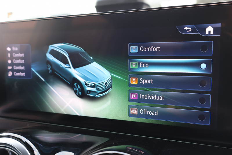 メルセデスベンツ GLB GLB200d 4MATIC　後期型 AMGﾗｲﾝPKG ｱﾄﾞﾊﾞﾝｽﾄﾞPKG ﾄﾞﾗｲﾋﾞﾝｸﾞｱｼｽﾀﾝｽPKG 1ｵｰﾅｰ ﾊﾟﾉﾗﾐｯｸSR ARTICO/MICROCUTｼｰﾄ ｼｰﾄﾋｰﾀｰ 10.25ｲﾝﾁMBUXﾅﾋﾞ地ﾃﾞｼﾞ Burmesterｻﾗｳﾝﾄﾞ HUD ﾜｲﾔﾚｽﾁｬｰｼﾞﾝｸﾞ ｱﾀﾞﾌﾟﾃｨﾌﾞｻｽﾍﾟﾝｼｮﾝ AMG20AW　新車保証