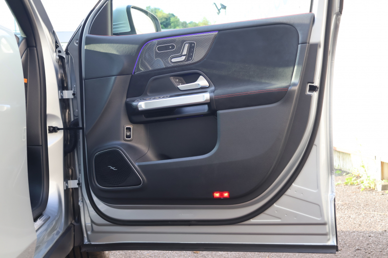 メルセデスベンツ GLB GLB200d 4MATIC　後期型 AMGﾗｲﾝPKG ｱﾄﾞﾊﾞﾝｽﾄﾞPKG ﾄﾞﾗｲﾋﾞﾝｸﾞｱｼｽﾀﾝｽPKG 1ｵｰﾅｰ ﾊﾟﾉﾗﾐｯｸSR ARTICO/MICROCUTｼｰﾄ ｼｰﾄﾋｰﾀｰ 10.25ｲﾝﾁMBUXﾅﾋﾞ地ﾃﾞｼﾞ Burmesterｻﾗｳﾝﾄﾞ HUD ﾜｲﾔﾚｽﾁｬｰｼﾞﾝｸﾞ ｱﾀﾞﾌﾟﾃｨﾌﾞｻｽﾍﾟﾝｼｮﾝ AMG20AW　新車保証