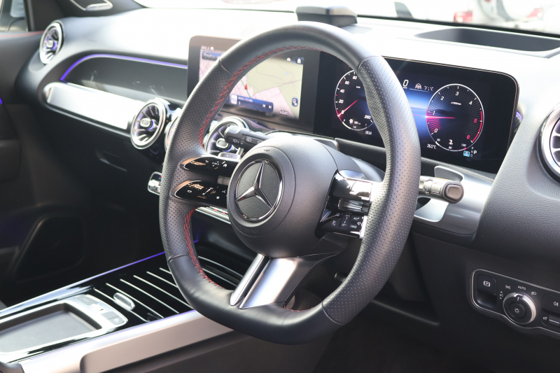 メルセデスベンツ GLB GLB200d 4MATIC　後期型 AMGﾗｲﾝPKG ｱﾄﾞﾊﾞﾝｽﾄﾞPKG ﾄﾞﾗｲﾋﾞﾝｸﾞｱｼｽﾀﾝｽPKG 1ｵｰﾅｰ ﾊﾟﾉﾗﾐｯｸSR ARTICO/MICROCUTｼｰﾄ ｼｰﾄﾋｰﾀｰ 10.25ｲﾝﾁMBUXﾅﾋﾞ地ﾃﾞｼﾞ Burmesterｻﾗｳﾝﾄﾞ HUD ﾜｲﾔﾚｽﾁｬｰｼﾞﾝｸﾞ ｱﾀﾞﾌﾟﾃｨﾌﾞｻｽﾍﾟﾝｼｮﾝ AMG20AW　新車保証