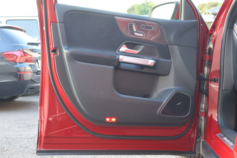 メルセデスベンツ GLB GLB200d 4MATIC　後期型 AMGﾗｲﾝPKG ｱﾄﾞﾊﾞﾝｽﾄﾞPKG ﾄﾞﾗｲﾋﾞﾝｸﾞｱｼｽﾀﾝｽPKG ﾊﾟﾉﾗﾐｯｸSR ARTICO/MICROCUTｼｰﾄ ｼｰﾄﾋｰﾀｰ 10.25ｲﾝﾁMBUXARﾅﾋﾞ地ﾃﾞｼﾞ Burmesterｻﾗｳﾝﾄﾞ HUD ﾜｲﾔﾚｽﾁｬｰｼﾞﾝｸﾞ ｱﾀﾞﾌﾟﾃｨﾌﾞｻｽﾍﾟﾝｼｮﾝ AMG20AW　新車保証