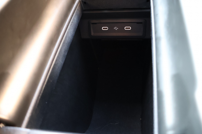 メルセデスベンツ GLB GLB200d 4MATIC　後期型 AMGﾗｲﾝPKG ｱﾄﾞﾊﾞﾝｽﾄﾞPKG ﾄﾞﾗｲﾋﾞﾝｸﾞｱｼｽﾀﾝｽPKG ﾊﾟﾉﾗﾐｯｸSR ARTICO/MICROCUTｼｰﾄ ｼｰﾄﾋｰﾀｰ 10.25ｲﾝﾁMBUXARﾅﾋﾞ地ﾃﾞｼﾞ Burmesterｻﾗｳﾝﾄﾞ HUD ﾜｲﾔﾚｽﾁｬｰｼﾞﾝｸﾞ ｱﾀﾞﾌﾟﾃｨﾌﾞｻｽﾍﾟﾝｼｮﾝ AMG20AW　新車保証