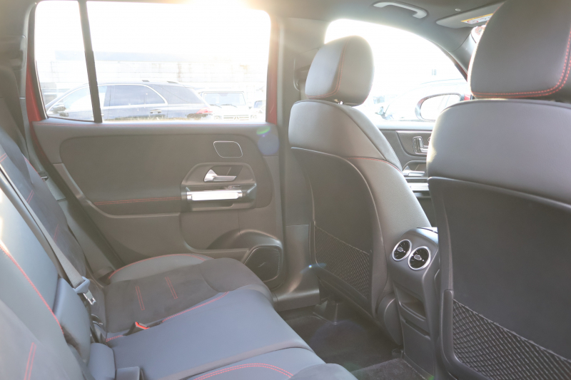 メルセデスベンツ GLB GLB200d 4MATIC　後期型 AMGﾗｲﾝPKG ｱﾄﾞﾊﾞﾝｽﾄﾞPKG ﾄﾞﾗｲﾋﾞﾝｸﾞｱｼｽﾀﾝｽPKG ﾊﾟﾉﾗﾐｯｸSR ARTICO/MICROCUTｼｰﾄ ｼｰﾄﾋｰﾀｰ 10.25ｲﾝﾁMBUXARﾅﾋﾞ地ﾃﾞｼﾞ Burmesterｻﾗｳﾝﾄﾞ HUD ﾜｲﾔﾚｽﾁｬｰｼﾞﾝｸﾞ ｱﾀﾞﾌﾟﾃｨﾌﾞｻｽﾍﾟﾝｼｮﾝ AMG20AW　新車保証