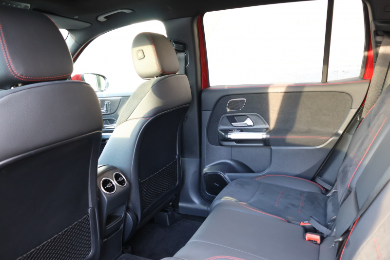 メルセデスベンツ GLB GLB200d 4MATIC　後期型 AMGﾗｲﾝPKG ｱﾄﾞﾊﾞﾝｽﾄﾞPKG ﾄﾞﾗｲﾋﾞﾝｸﾞｱｼｽﾀﾝｽPKG ﾊﾟﾉﾗﾐｯｸSR ARTICO/MICROCUTｼｰﾄ ｼｰﾄﾋｰﾀｰ 10.25ｲﾝﾁMBUXARﾅﾋﾞ地ﾃﾞｼﾞ Burmesterｻﾗｳﾝﾄﾞ HUD ﾜｲﾔﾚｽﾁｬｰｼﾞﾝｸﾞ ｱﾀﾞﾌﾟﾃｨﾌﾞｻｽﾍﾟﾝｼｮﾝ AMG20AW　新車保証