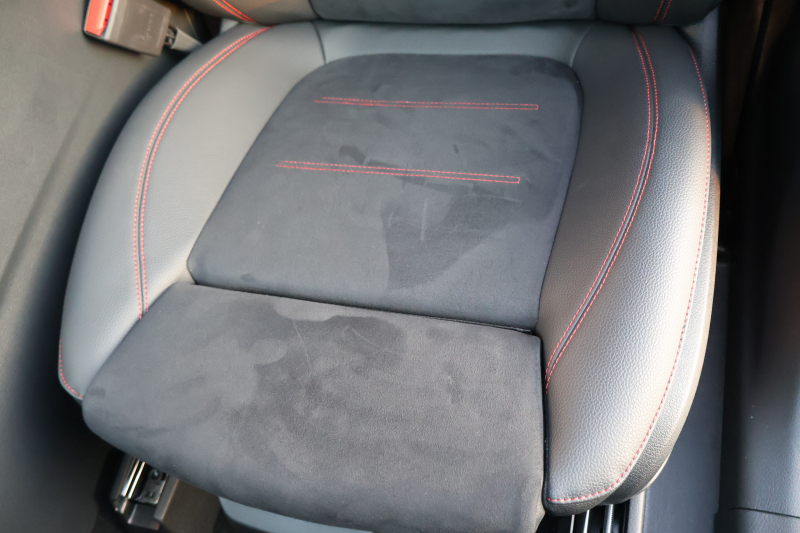 メルセデスベンツ GLB GLB200d 4MATIC　後期型 AMGﾗｲﾝPKG ｱﾄﾞﾊﾞﾝｽﾄﾞPKG ﾄﾞﾗｲﾋﾞﾝｸﾞｱｼｽﾀﾝｽPKG ﾊﾟﾉﾗﾐｯｸSR ARTICO/MICROCUTｼｰﾄ ｼｰﾄﾋｰﾀｰ 10.25ｲﾝﾁMBUXARﾅﾋﾞ地ﾃﾞｼﾞ Burmesterｻﾗｳﾝﾄﾞ HUD ﾜｲﾔﾚｽﾁｬｰｼﾞﾝｸﾞ ｱﾀﾞﾌﾟﾃｨﾌﾞｻｽﾍﾟﾝｼｮﾝ AMG20AW　新車保証