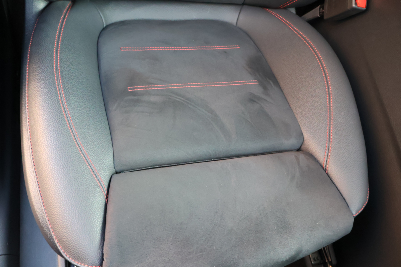 メルセデスベンツ GLB GLB200d 4MATIC　後期型 AMGﾗｲﾝPKG ｱﾄﾞﾊﾞﾝｽﾄﾞPKG ﾄﾞﾗｲﾋﾞﾝｸﾞｱｼｽﾀﾝｽPKG ﾊﾟﾉﾗﾐｯｸSR ARTICO/MICROCUTｼｰﾄ ｼｰﾄﾋｰﾀｰ 10.25ｲﾝﾁMBUXARﾅﾋﾞ地ﾃﾞｼﾞ Burmesterｻﾗｳﾝﾄﾞ HUD ﾜｲﾔﾚｽﾁｬｰｼﾞﾝｸﾞ ｱﾀﾞﾌﾟﾃｨﾌﾞｻｽﾍﾟﾝｼｮﾝ AMG20AW　新車保証