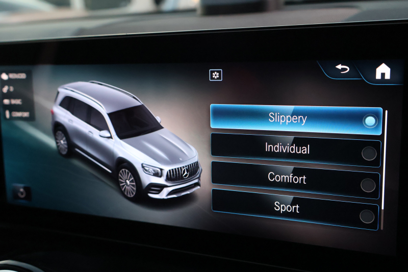 AMG GLB GLB35 4MATIC　AMGﾊﾟﾌｫｰﾏﾝｽPKG AMGｱﾄﾞﾊﾞﾝｽﾄﾞPKG ﾅﾋﾞｹﾞｰｼｮﾝPKG ﾚｰﾀﾞｰｾｰﾌﾃｨPKG 1ｵｰﾅｰ ﾊﾟﾉﾗﾐｯｸSR 赤/黒革ｼｰﾄ ｼｰﾄﾋｰﾀｰ ﾍﾞﾝﾁﾚｰﾀｰ MBUX 10.25ｲﾝﾁﾅﾋﾞ地ﾃﾞｼﾞ 360度ｶﾒﾗ ﾌｯﾄﾄﾗﾝｸOP ﾜｲﾔﾚｽﾁｬｰｼﾞﾝｸﾞ HUD AMG19AW　2年保証