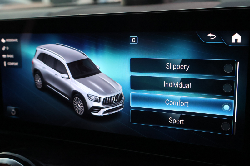 AMG GLB GLB35 4MATIC　AMGﾊﾟﾌｫｰﾏﾝｽPKG AMGｱﾄﾞﾊﾞﾝｽﾄﾞPKG ﾅﾋﾞｹﾞｰｼｮﾝPKG ﾚｰﾀﾞｰｾｰﾌﾃｨPKG 1ｵｰﾅｰ ﾊﾟﾉﾗﾐｯｸSR 赤/黒革ｼｰﾄ ｼｰﾄﾋｰﾀｰ ﾍﾞﾝﾁﾚｰﾀｰ MBUX 10.25ｲﾝﾁﾅﾋﾞ地ﾃﾞｼﾞ 360度ｶﾒﾗ ﾌｯﾄﾄﾗﾝｸOP ﾜｲﾔﾚｽﾁｬｰｼﾞﾝｸﾞ HUD AMG19AW　2年保証