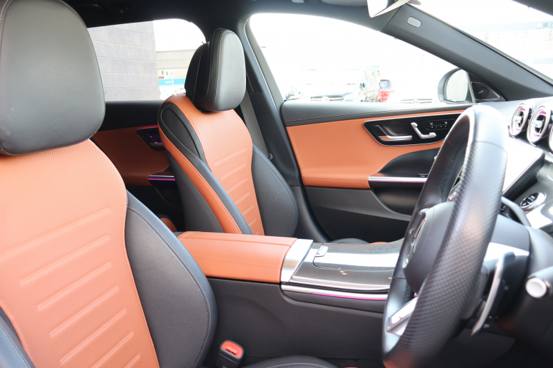 AMG Cクラス C43 4MATIC ｽﾃｰｼｮﾝﾜｺﾞﾝ (BSG搭載ﾓﾃﾞﾙ)　ﾚｻﾞｰｴｸｽｸﾙｰｼﾌﾞPKG ﾚｰﾀﾞｰｾｰﾌﾃｨPKG ﾊﾟﾉﾗﾏSR ｼｴﾅﾌﾞﾗｳﾝ/ﾌﾞﾗｯｸ革 ｼｰﾄﾋｰﾀｰ  ﾍﾞﾝﾁﾚｰﾀｰ MBUX ARﾅﾋﾞ地ﾃﾞｼﾞ AppleCarPlay Burmester 360度ｶﾒﾗ  HUD  ﾘｱｱｸｽﾙｽﾃｱﾘﾝｸﾞ AMG19ｲﾝﾁAW　新車保証