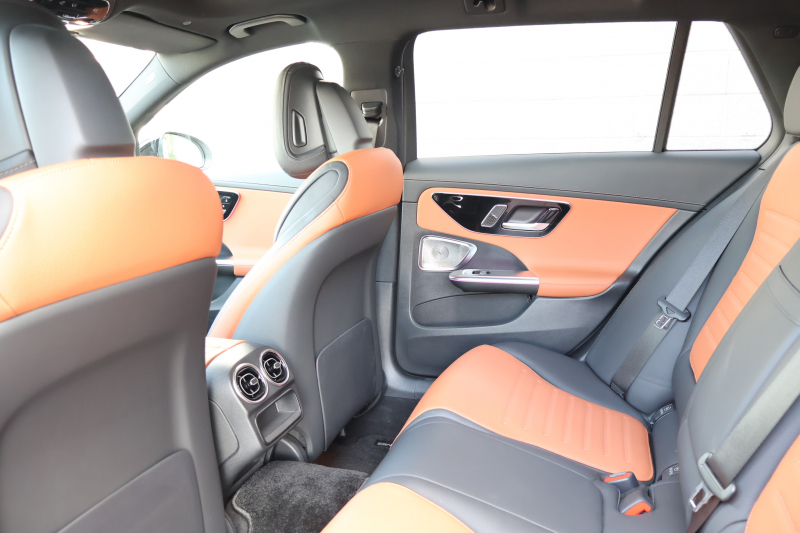 AMG Cクラス C43 4MATIC ｽﾃｰｼｮﾝﾜｺﾞﾝ (BSG搭載ﾓﾃﾞﾙ)　ﾚｻﾞｰｴｸｽｸﾙｰｼﾌﾞPKG ﾚｰﾀﾞｰｾｰﾌﾃｨPKG ﾊﾟﾉﾗﾏSR ｼｴﾅﾌﾞﾗｳﾝ/ﾌﾞﾗｯｸ革 ｼｰﾄﾋｰﾀｰ  ﾍﾞﾝﾁﾚｰﾀｰ MBUX ARﾅﾋﾞ地ﾃﾞｼﾞ AppleCarPlay Burmester 360度ｶﾒﾗ  HUD  ﾘｱｱｸｽﾙｽﾃｱﾘﾝｸﾞ AMG19ｲﾝﾁAW　新車保証