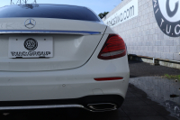 メルセデスベンツ Eクラス E200 AVG ｽﾎﾟｰﾂ　ﾚｻﾞｰｴｸｽｸﾙｰｼﾌﾞPKG ﾚｰﾀﾞｰｾｰﾌﾃｨPKG ｴｱﾊﾞﾗﾝｽPKG ﾊﾟﾉﾗﾏSR 黒ﾅｯﾊﾟ革 ｼｰﾄﾋｰﾀｰ 純正ﾅﾋﾞ地ﾃﾞｼﾞ 360°ｶﾒﾗ Burmesterｻﾗｳﾝﾄﾞ Applecarplay Android Auto 電動Rｹﾞｰﾄ HUD PTS　2年保証