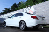 メルセデスベンツ Eクラス E200 AVG ｽﾎﾟｰﾂ　ﾚｻﾞｰｴｸｽｸﾙｰｼﾌﾞPKG ﾚｰﾀﾞｰｾｰﾌﾃｨPKG ｴｱﾊﾞﾗﾝｽPKG ﾊﾟﾉﾗﾏSR 黒ﾅｯﾊﾟ革 ｼｰﾄﾋｰﾀｰ 純正ﾅﾋﾞ地ﾃﾞｼﾞ 360°ｶﾒﾗ Burmesterｻﾗｳﾝﾄﾞ Applecarplay Android Auto 電動Rｹﾞｰﾄ HUD PTS　2年保証