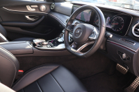 メルセデスベンツ Eクラス E200 AVG ｽﾎﾟｰﾂ　ﾚｻﾞｰｴｸｽｸﾙｰｼﾌﾞPKG ﾚｰﾀﾞｰｾｰﾌﾃｨPKG ｴｱﾊﾞﾗﾝｽPKG ﾊﾟﾉﾗﾏSR 黒ﾅｯﾊﾟ革 ｼｰﾄﾋｰﾀｰ 純正ﾅﾋﾞ地ﾃﾞｼﾞ 360°ｶﾒﾗ Burmesterｻﾗｳﾝﾄﾞ Applecarplay Android Auto 電動Rｹﾞｰﾄ HUD PTS　2年保証