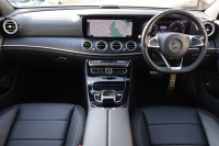 メルセデスベンツ Eクラス E200 AVG ｽﾎﾟｰﾂ　ﾚｻﾞｰｴｸｽｸﾙｰｼﾌﾞPKG ﾚｰﾀﾞｰｾｰﾌﾃｨPKG ｴｱﾊﾞﾗﾝｽPKG ﾊﾟﾉﾗﾏSR 黒ﾅｯﾊﾟ革 ｼｰﾄﾋｰﾀｰ 純正ﾅﾋﾞ地ﾃﾞｼﾞ 360°ｶﾒﾗ Burmesterｻﾗｳﾝﾄﾞ Applecarplay Android Auto 電動Rｹﾞｰﾄ HUD PTS　2年保証