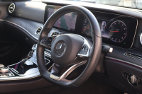 メルセデスベンツ Eクラス E200 AVG ｽﾎﾟｰﾂ　ﾚｻﾞｰｴｸｽｸﾙｰｼﾌﾞPKG ﾚｰﾀﾞｰｾｰﾌﾃｨPKG ｴｱﾊﾞﾗﾝｽPKG ﾊﾟﾉﾗﾏSR 黒ﾅｯﾊﾟ革 ｼｰﾄﾋｰﾀｰ 純正ﾅﾋﾞ地ﾃﾞｼﾞ 360°ｶﾒﾗ Burmesterｻﾗｳﾝﾄﾞ Applecarplay Android Auto 電動Rｹﾞｰﾄ HUD PTS　2年保証