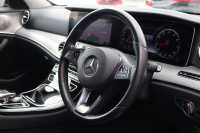 メルセデスベンツ Eクラス E200 AVG　ﾚｻﾞｰPKG ﾚｰﾀﾞｰｾｰﾌﾃｨPKG ｴｱﾊﾞﾗﾝｽPKG 黒革 全席ｼｰﾄﾋｰﾀｰ 純正12.3ｲﾝﾁﾅﾋﾞ地ﾃﾞｼﾞ 360°ｶﾒﾗ Burmesterｻﾗｳﾝﾄﾞ Applecarplay Android Auto 電動Rｹﾞｰﾄ PTS LEDﾍｯﾄﾞ ｱﾅﾛｸﾞ時計 純正17AW　2年保証