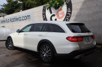 メルセデスベンツ Eクラス E220d 4MATIC ｵｰﾙﾃﾚｲﾝ ﾛｰﾚｳｽｴﾃﾞｨｼｮﾝ　特別仕様車  ﾚｰﾀﾞｰｾｰﾌﾃｨPKG ｴｱﾊﾞﾗﾝｽPKG ﾊﾟﾉﾗﾏSR ｷｰﾚｽGO 白/黒ﾅｯﾊﾟ革 ｼｰﾄﾋｰﾀｰ ﾍﾞﾝﾁﾚｰﾀｰ ｽﾃｱﾘﾝｸﾞﾋｰﾀｰ 純正ﾅﾋﾞ地ﾃﾞｼﾞ 360°ｶﾒﾗ Burmester Applecarplay 電動Rｹﾞｰﾄ HUD 専用19ｲﾝﾁAW　2年保証