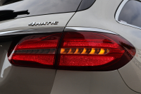 メルセデスベンツ Eクラス E220d 4MATIC ｵｰﾙﾃﾚｲﾝ ﾛｰﾚｳｽｴﾃﾞｨｼｮﾝ　特別仕様車  ﾚｰﾀﾞｰｾｰﾌﾃｨPKG ｴｱﾊﾞﾗﾝｽPKG ﾊﾟﾉﾗﾏSR ｷｰﾚｽGO 白/黒ﾅｯﾊﾟ革 ｼｰﾄﾋｰﾀｰ ﾍﾞﾝﾁﾚｰﾀｰ ｽﾃｱﾘﾝｸﾞﾋｰﾀｰ 純正ﾅﾋﾞ地ﾃﾞｼﾞ 360°ｶﾒﾗ Burmester Applecarplay 電動Rｹﾞｰﾄ HUD 専用19ｲﾝﾁAW　2年保証