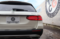 メルセデスベンツ Eクラス E220d 4MATIC ｵｰﾙﾃﾚｲﾝ ﾛｰﾚｳｽｴﾃﾞｨｼｮﾝ　特別仕様車  ﾚｰﾀﾞｰｾｰﾌﾃｨPKG ｴｱﾊﾞﾗﾝｽPKG ﾊﾟﾉﾗﾏSR ｷｰﾚｽGO 白/黒ﾅｯﾊﾟ革 ｼｰﾄﾋｰﾀｰ ﾍﾞﾝﾁﾚｰﾀｰ ｽﾃｱﾘﾝｸﾞﾋｰﾀｰ 純正ﾅﾋﾞ地ﾃﾞｼﾞ 360°ｶﾒﾗ Burmester Applecarplay 電動Rｹﾞｰﾄ HUD 専用19ｲﾝﾁAW　2年保証