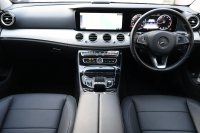 メルセデスベンツ Eクラス E200 AVG　ﾚｻﾞｰPKG ﾚｰﾀﾞｰｾｰﾌﾃｨPKG ｴｱﾊﾞﾗﾝｽPKG 黒革 全席ｼｰﾄﾋｰﾀｰ 純正12.3ｲﾝﾁﾅﾋﾞ地ﾃﾞｼﾞ 360°ｶﾒﾗ Burmesterｻﾗｳﾝﾄﾞ Applecarplay Android Auto 電動Rｹﾞｰﾄ PTS LEDﾍｯﾄﾞ ｱﾅﾛｸﾞ時計　2年保証