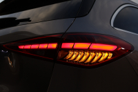 メルセデスベンツ Cクラス C200ｽﾃｰｼｮﾝﾜｺﾞﾝ AVG(ISG搭載ﾓﾃﾞﾙ)　ﾚｻﾞｰｴｸｽｸﾙｰｼﾌﾞPKG AMGﾗｲﾝPKG ﾍﾞｰｼｯｸPKG ﾚｰﾀﾞｰｾｰﾌﾃｨPKG 1ｵｰﾅｰ ﾊﾟﾉﾗﾏSR 茶革 ｼｰﾄﾋｰﾀｰ 純正ﾅﾋﾞ地ﾃﾞｼﾞ MBUX ARﾅﾋﾞ 360度ｶﾒﾗ  PTS HUD  AMG18ｲﾝﾁAW　2年保証