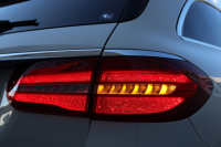 メルセデスベンツ Eクラス E220d ｽﾃｰｼｮﾝﾜｺﾞﾝ AVG ｽﾎﾟｰﾂ　ﾚｰﾀﾞｰｾｰﾌﾃｨPKG AMGｽﾀｲﾘﾝｸﾞPKG 黒ﾊｰﾌ革ｼｰﾄ ｼｰﾄﾋｰﾀｰ 純正ﾅﾋﾞ地ﾃﾞｼﾞ 360°ｶﾒﾗ Applecarplay Android Auto 電動Rｹﾞｰﾄ ﾌｯﾄﾄﾗﾝｸOP ﾏﾙﾁﾋﾞｰﾑLED 純正ﾙｰﾌｷｬﾘｱ AMG19AW　2年保証