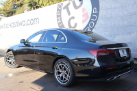 メルセデスベンツ Eクラス E200 ｽﾎﾟｰﾂ（BSG搭載ﾓﾃﾞﾙ）　後期型 AMGﾗｲﾝｲﾝﾃﾘｱPKG ｴｸｽｸﾙｰｼﾌﾞPKG ﾚｰﾀﾞｰｾｰﾌﾃｨPKG ﾊﾟﾉﾗﾏSR 黒ﾅｯﾊﾟ革 ｼｰﾄﾋｰﾀ MBUX 純正ﾅﾋﾞ地ﾃﾞｼﾞ  AppleCarPlay 360°ｶﾒﾗ Burmester ﾜｲﾔﾚｽﾁｬｰｼﾞﾝｸﾞ HUD PTS AMG19ｲﾝﾁAW　2年保証