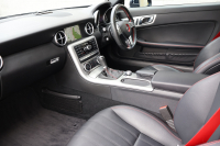 メルセデスベンツ SLKクラス SLK200 ｴｸｽｸﾙｰｼﾌﾞ　AMGｽﾎﾟｰﾂPKG ﾚｰﾀﾞｰｾｰﾌﾃｨPKG 黒革 ﾚｯﾄﾞｼｰﾄﾍﾞﾙﾄ ﾒﾓﾘｰ付ﾊﾟﾜｰｼｰﾄ ｼｰﾄﾋｰﾀｰ ｴｱｽｶｰﾌ 純正ﾅﾋﾞ地ﾃﾞｼﾞ ｷｰﾚｽGO ECOｽﾄｯﾌﾟ ｷｾﾉﾝﾍｯﾄﾞ PTS AMG18AW　2年保証