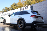 メルセデスベンツ Eクラス E220d 4MATIC ｵｰﾙﾃﾚｲﾝ(ISG搭載ﾓﾃﾞﾙ)　後期型 ｴｸｽｸﾙｰｼﾌﾞPKG ｴﾅｼﾞｬｲｼﾞﾝｸﾞPKG ﾚｰﾀﾞｰｾｰﾌﾃｨPKG ﾊﾟﾉﾗﾏSR ﾌﾞﾗｯｸ革 ｼｰﾄﾋｰﾀ ﾍﾞﾝﾁﾚｰﾀ MBUX ARﾅﾋﾞｹﾞｰｼｮﾝ Burmester ﾜｲﾔﾚｽﾁｬｰｼﾞﾝｸﾞ HUD ｴｱｻｽ 純正19ｲﾝﾁAW　2年保証