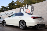 メルセデスベンツ Eクラス E200 ｽﾎﾟｰﾂ(BSG搭載ﾓﾃﾞﾙ)　後期型 AMGﾗｲﾝｲﾝﾃﾘｱPKG ｴｸｽｸﾙｰｼﾌﾞPKG ﾚｰﾀﾞｰｾｰﾌﾃｨPKG 1ｵｰﾅｰ ﾊﾟﾉﾗﾏSR 黒ﾅｯﾊﾟ革 ｼｰﾄﾋｰﾀ MBUX ARﾅﾋﾞ地ﾃﾞｼﾞ  AppleCarPlay 360°ｶﾒﾗ Burmester ﾜｲﾔﾚｽﾁｬｰｼﾞﾝｸﾞ HUD PTS AMG19ｲﾝﾁAW　2年保証