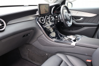メルセデスベンツ GLC GLC220d 4MATIC ｽﾎﾟｰﾂ(本革仕様)　AMGｽﾀｲﾘﾝｸﾞPKG ｴｱﾊﾞﾗﾝｽPKG ﾚｰﾀﾞｰｾｰﾌﾃｨPKG  ﾊﾟﾉﾗﾐｯｸSR 黒革ｼｰﾄ ｼｰﾄﾋｰﾀｰ ｷｰﾚｽGO 純正ﾅﾋﾞ地ﾃﾞｼﾞ 360度ｶﾒﾗｼｽﾃﾑ Burmester  電動Rｹﾞｰﾄ ﾌｯﾄﾄﾗﾝｸOP LEDﾍｯﾄﾞﾗｲﾄ PTS AMG19ｲﾝﾁAW　2年保証