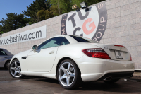 メルセデスベンツ SLKクラス SLK200 ｴｸｽｸﾙｰｼﾌﾞ　AMGｽﾎﾟｰﾂPKG ﾀﾞｲﾅﾐｯｸﾊﾝﾄﾞﾘﾝｸﾞPKG ﾚｰﾀﾞｰｾｰﾌﾃｨPKG ﾏｼﾞｯｸｽｶｲｺﾝﾄﾛｰﾙﾊﾞﾘｵR 黒革ｼｰﾄ ｼｰﾄﾋｰﾀｰ ｴｱｽｶｰﾌ 純正ﾅﾋﾞ地ﾃﾞｼﾞ ECOｽﾀｰﾄｽﾄｯﾌﾟ ｷｾﾉﾝﾍｯﾄﾞ AMG18AW　2年保証
