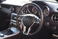 メルセデスベンツ SLKクラス SLK200 ｴｸｽｸﾙｰｼﾌﾞ　AMGｽﾎﾟｰﾂPKG ﾀﾞｲﾅﾐｯｸﾊﾝﾄﾞﾘﾝｸﾞPKG ﾚｰﾀﾞｰｾｰﾌﾃｨPKG ﾏｼﾞｯｸｽｶｲｺﾝﾄﾛｰﾙﾊﾞﾘｵR 黒革ｼｰﾄ ｼｰﾄﾋｰﾀｰ ｴｱｽｶｰﾌ 純正ﾅﾋﾞ地ﾃﾞｼﾞ ECOｽﾀｰﾄｽﾄｯﾌﾟ ｷｾﾉﾝﾍｯﾄﾞ AMG18AW　2年保証