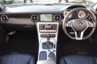 メルセデスベンツ SLKクラス SLK200 ｴｸｽｸﾙｰｼﾌﾞ　AMGｽﾎﾟｰﾂPKG ﾀﾞｲﾅﾐｯｸﾊﾝﾄﾞﾘﾝｸﾞPKG ﾚｰﾀﾞｰｾｰﾌﾃｨPKG ﾏｼﾞｯｸｽｶｲｺﾝﾄﾛｰﾙﾊﾞﾘｵR 黒革ｼｰﾄ ｼｰﾄﾋｰﾀｰ ｴｱｽｶｰﾌ 純正ﾅﾋﾞ地ﾃﾞｼﾞ ECOｽﾀｰﾄｽﾄｯﾌﾟ ｷｾﾉﾝﾍｯﾄﾞ AMG18AW　2年保証
