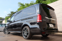 メルセデスベンツ Vクラス V220d ｴｸｽｸﾙｰｼﾌﾞ ﾛﾝｸﾞ ﾌﾟﾗﾁﾅｽｲｰﾄ(受注生産)　ﾚｰﾀﾞｰｾｰﾌﾃｨPKG 1ｵｰﾅｰ ﾊﾟﾉﾗﾐｯｸSR 2列目ｴｸｽｸﾙｰｼｰﾌﾞｼｰﾄ ﾍﾞｰｼﾞｭ革ｼｰﾄ ｼｰﾄﾋｰﾀｰ ﾍﾞﾝﾁﾚｰﾀｰ MBUX 10.25ｲﾝﾁﾅﾋﾞ地ﾃﾞｼﾞ AppleCarPlay Burmester 冷蔵庫付ｺﾝｿｰﾙ AMG19AW　2年保証