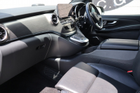 メルセデスベンツ Vクラス V220d ｴｸｽｸﾙｰｼｰﾌﾞ ﾛﾝｸﾞ ﾌﾟﾗﾁﾅｽｲｰﾄ(受注生産ﾓﾃﾞﾙ)　ﾚｰﾀﾞｰｾｰﾌﾃｨPKG 1ｵｰﾅｰ ﾊﾟﾉﾗﾐｯｸSR 黒ﾅｯﾊﾟ革 2列目ｴｸｽｸﾙｰｼﾌﾞｼｰﾄ ｼｰﾄH ﾍﾞﾝﾁﾚｰﾀｰ MBUX 10.25ｲﾝﾁﾅﾋﾞ地ﾃﾞｼﾞ Burmesterｻﾗｳﾝﾄﾞ 冷蔵庫付ｾﾝﾀｰｺﾝｿｰﾙ AMG19AW　新車保証